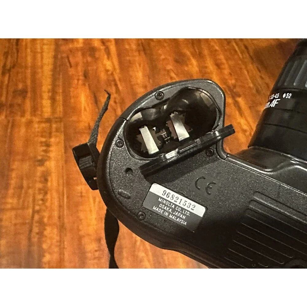 Minolta Maxxum 450si 35mm Film Camera with Tamrin AF 28-70mm Lens & Bag